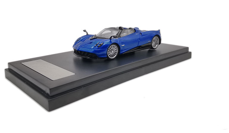 PAGANI HUAYRA ROADSTER BLUE