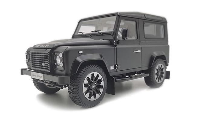 LAND ROVER DEFENDER 90 WORKS V8 70TH EDITION MATT BLACK 2018